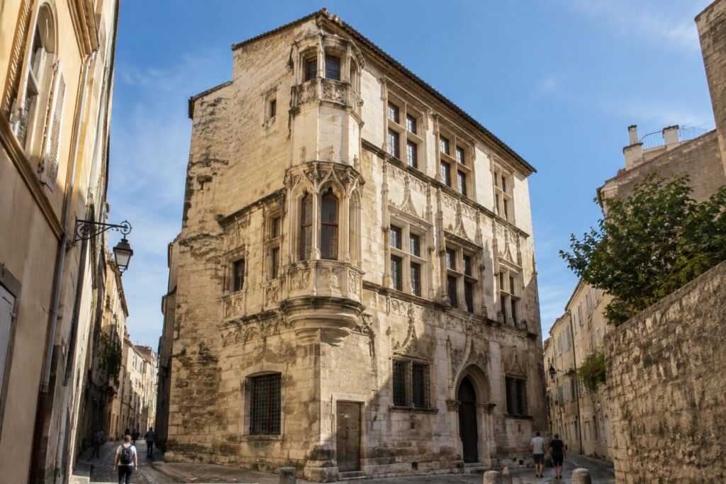 Hôtel de Cabre à Marseille : histoire, adresse et photos du lieu emblématique